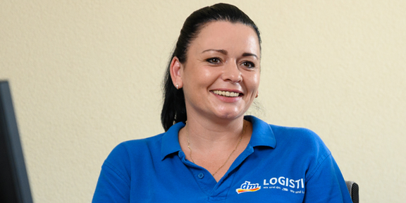 Linda, raktári műszakvezető a dm-nél